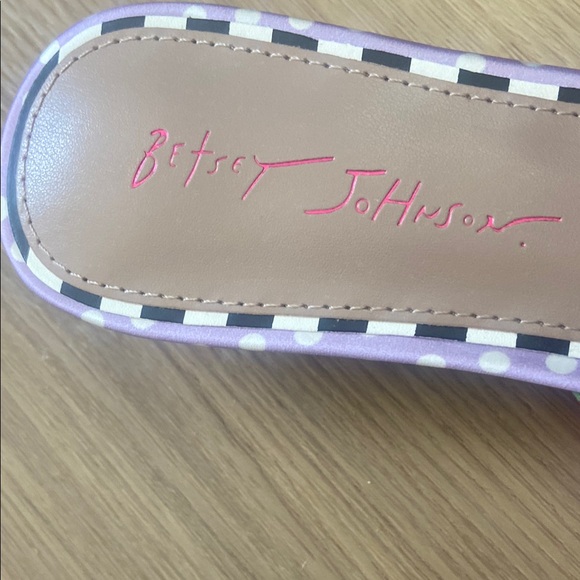 Betsey Johnson Pink Bow Shoes - Picture 2 of 6